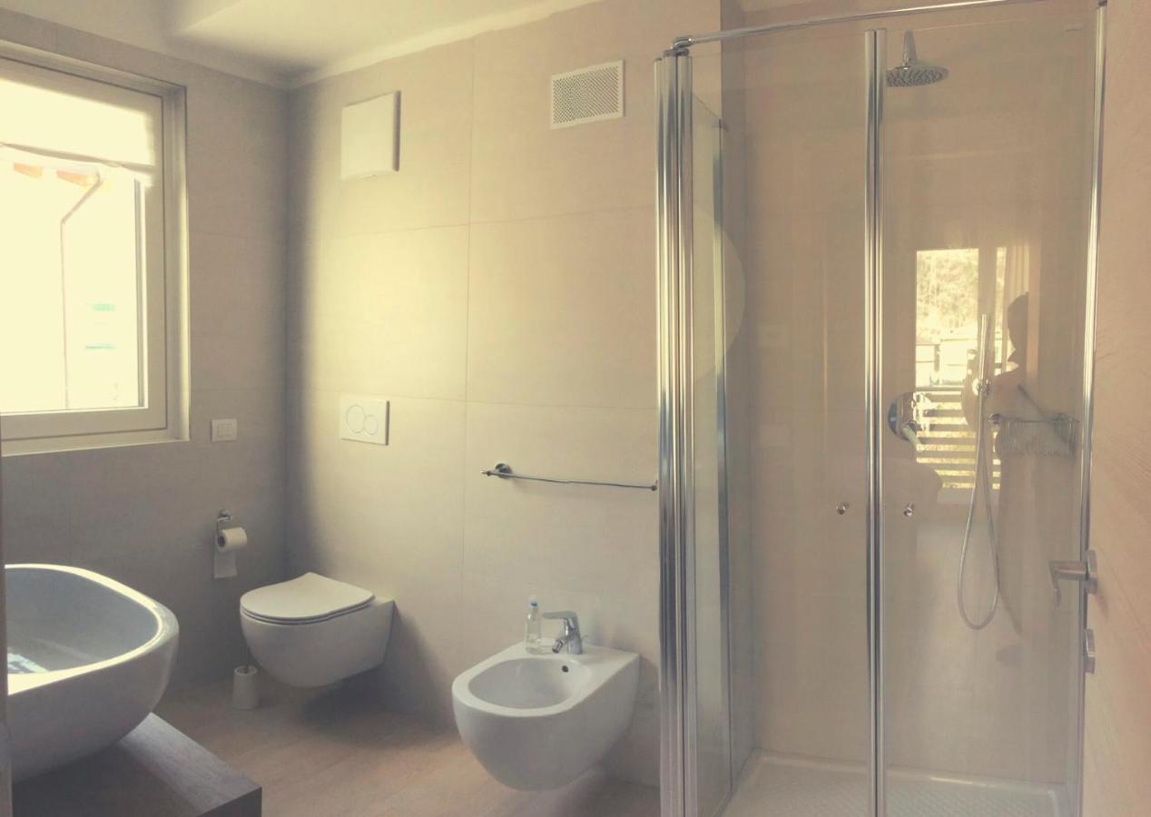 Amarillys Apartment And Rooms In Casaclima Torbole Sul Garda ภายนอก รูปภาพ