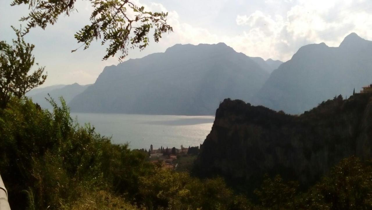 Amarillys Apartment And Rooms In Casaclima Torbole Sul Garda ภายนอก รูปภาพ